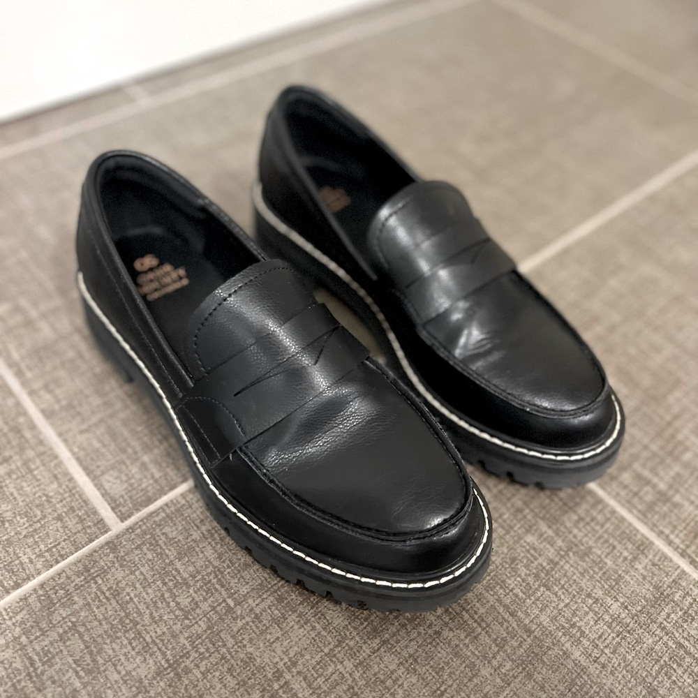 Black loafers Size 8